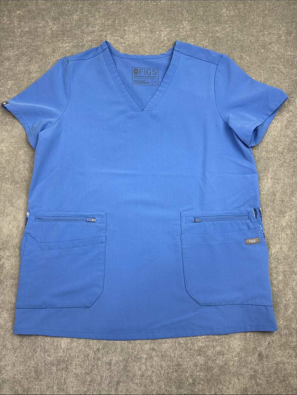 Figs Accra Limited Feather 6 Pocket Stretch V Neck Scrub Top Ceil Blue Women’s S